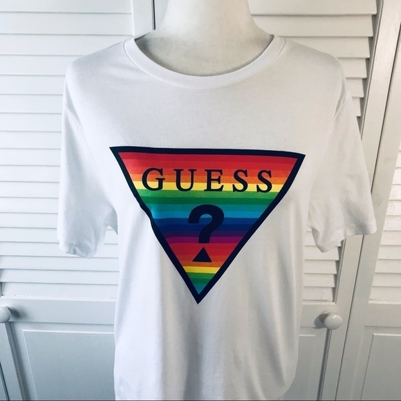 2/$25 GUESS Pure White Short Sleeve Shirt Size Medium - Picture 3 of 9
